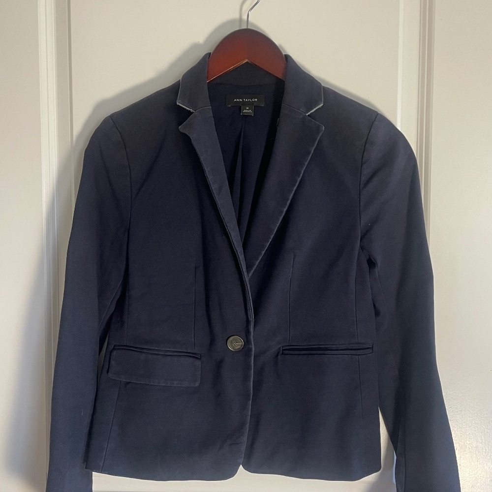 Ann Taylor blazer — size 00 — navy